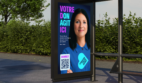 Source : Fondation du CHU de Québec. Publicité dans un abribus montrant la nouvelle image de marque de la Fondation du CHU de Québec.