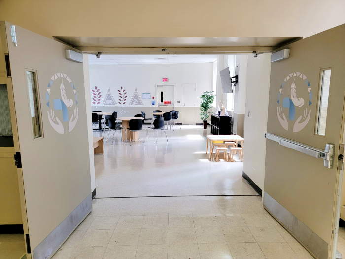 Entrée du centre de sécurisation culturelle.