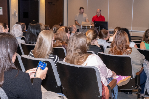 Éric Tremblay et Thomas Vert, coordonnateurs à la fluidité des épisodes de soins et à la planification des départs, ont fait une présentation sur la fluidité et la gestion de l’épisode de soins.