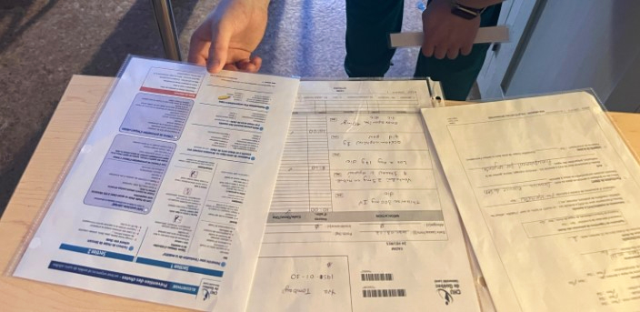 Feuilles de consignes du jeu.