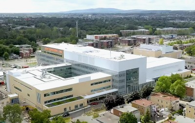 Le Centre intégré de cancérologie du CHU de Québec-Université Laval.