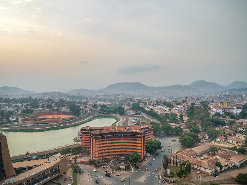 Vue aérienne d’une partie de la ville de Yaoundé. Source : Getty images. Une partie de la ville de Yaoundé, vue du ciel.